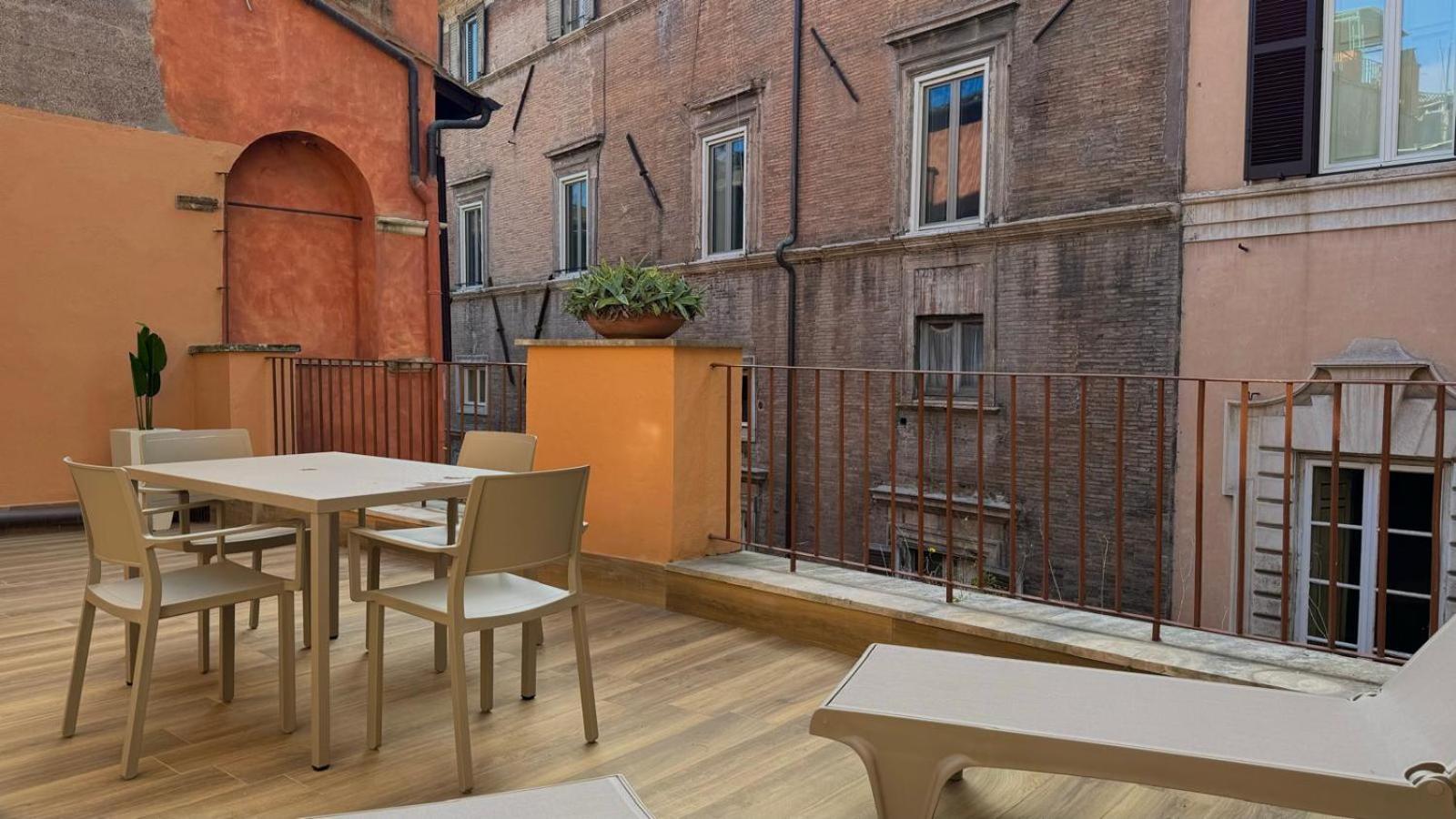 Gasthof Chich In The Heart Of Historic Rom