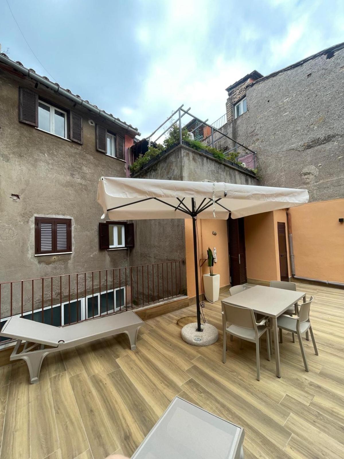 Gasthof Chich In The Heart Of Historic Rom